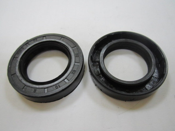 Сальник бака 32x52x10 12020117